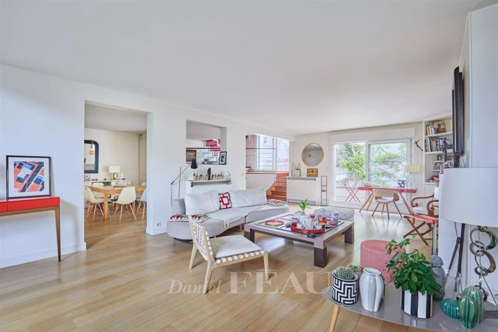 Image No.28-6 Bed House for sale