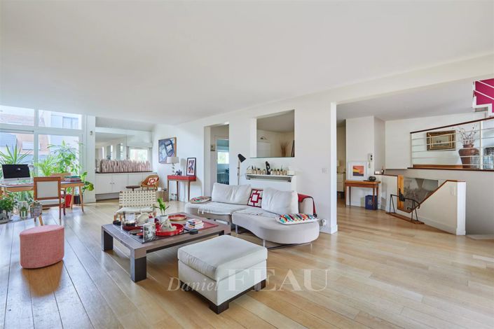 Image No.5-6 Bed House for sale