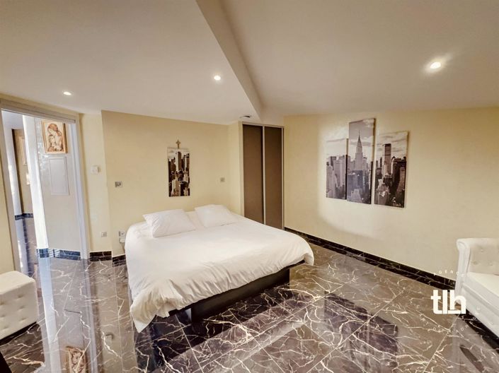 Image No.3-4 Bed Property for sale