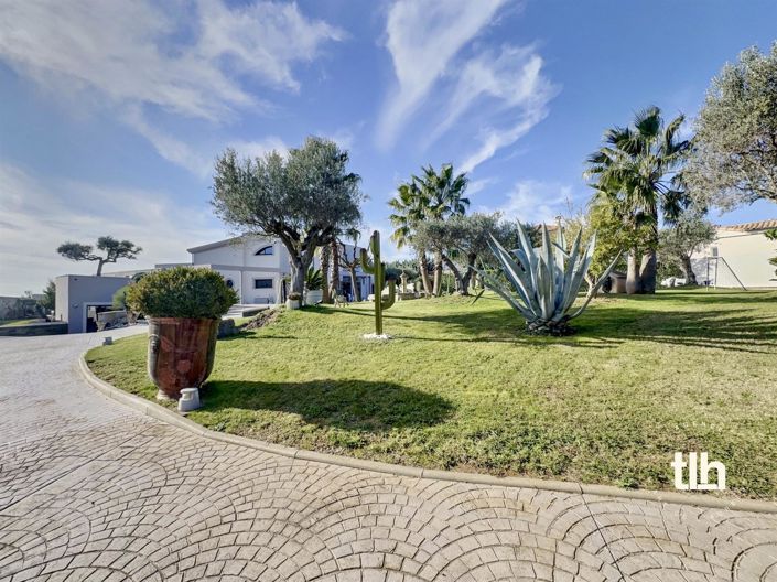 Image No.7-4 Bed Property for sale