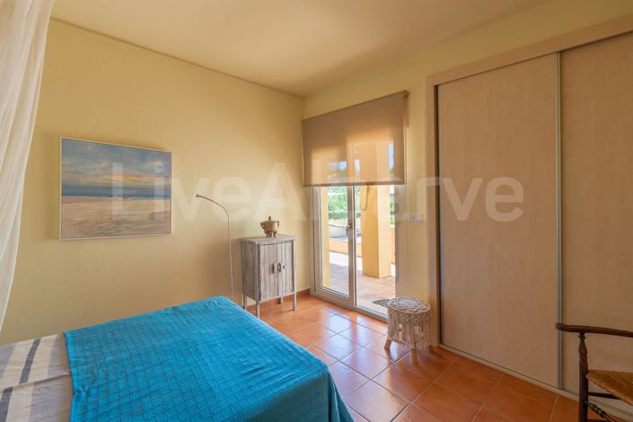 Image No.19-4 Bed House for sale