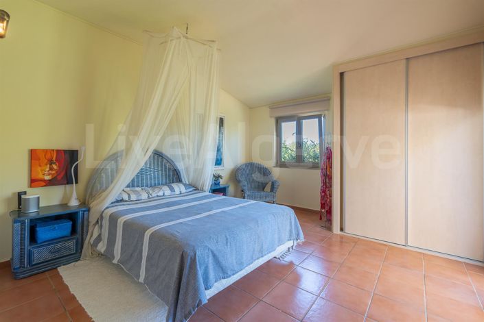 Image No.31-4 Bed House for sale