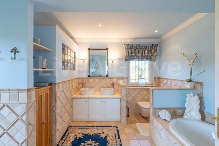 Image No.20-3 Bed House for sale