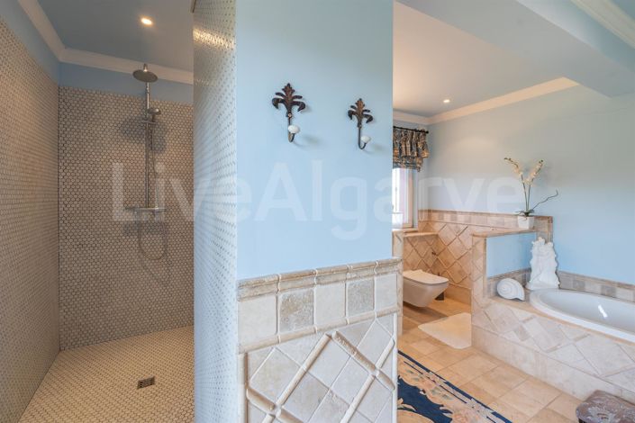 Image No.21-3 Bed House for sale