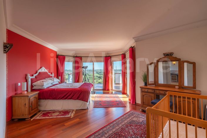 Image No.27-3 Bed House for sale