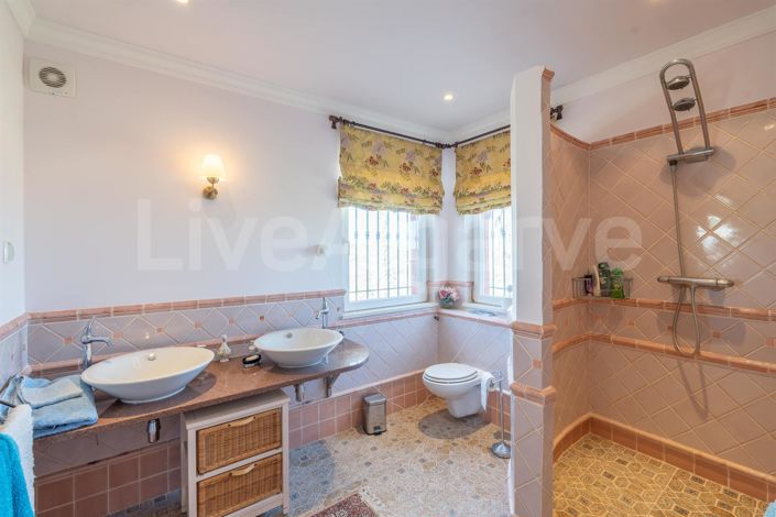 Image No.30-3 Bed House for sale