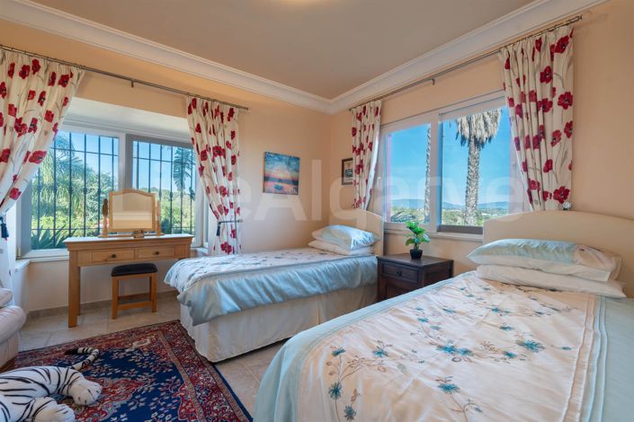 Image No.36-3 Bed House for sale