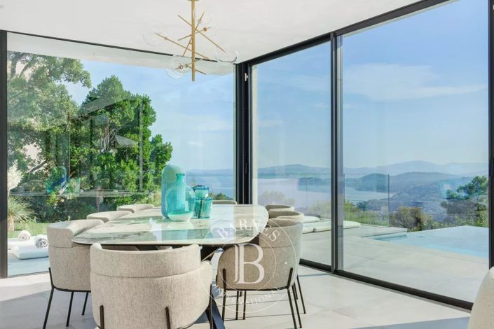 Image No.12-4 Bed House for sale