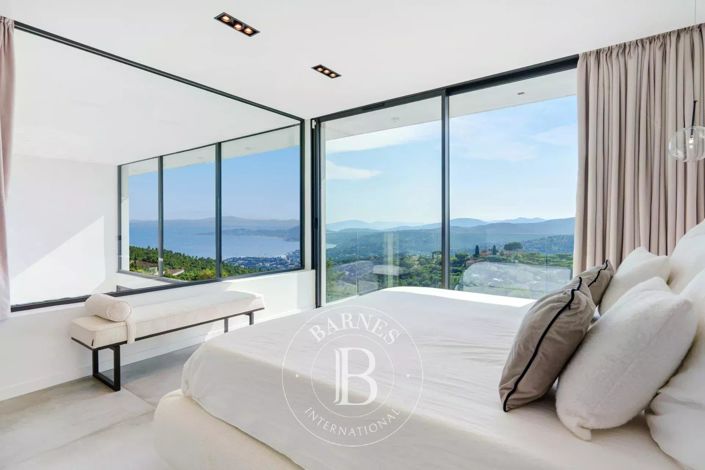 Image No.7-4 Bed House for sale