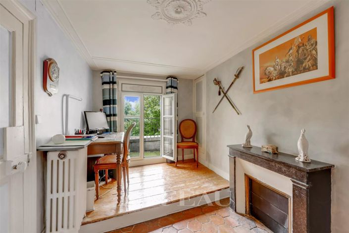 Image No.10-6 Bed House for sale