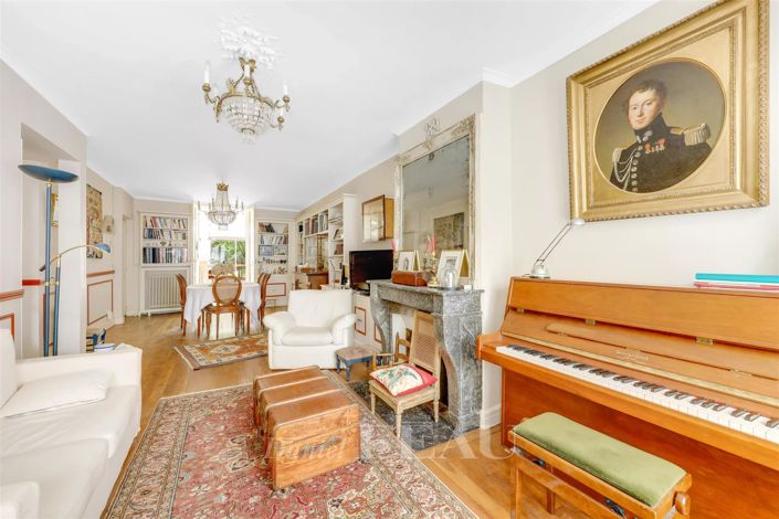 Image No.2-6 Bed House for sale