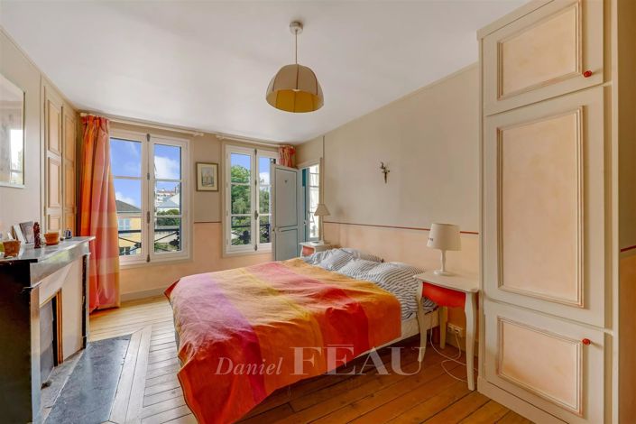 Image No.9-6 Bed House for sale