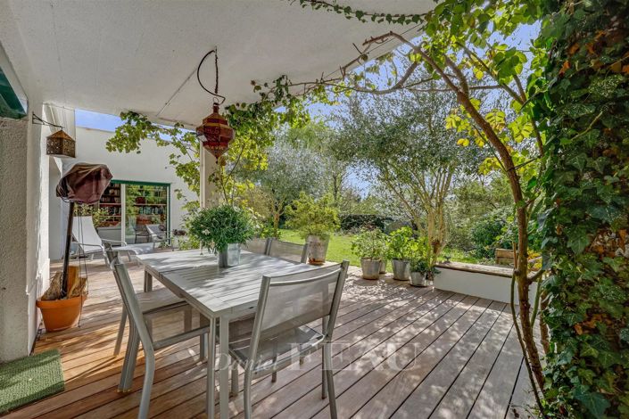 Image No.1-5 Bed House for sale