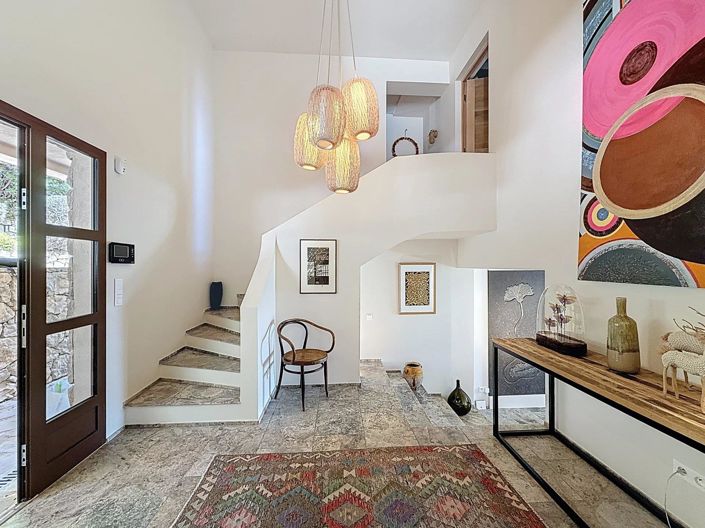 Image No.12-5 Bed House for sale