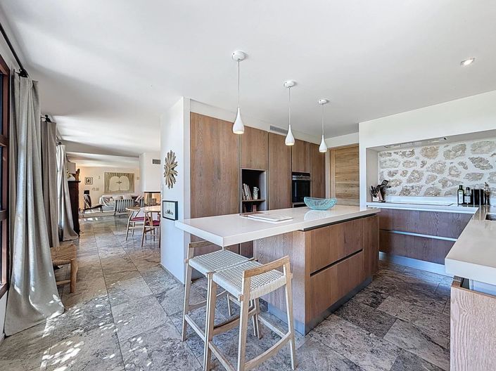 Image No.16-5 Bed House for sale