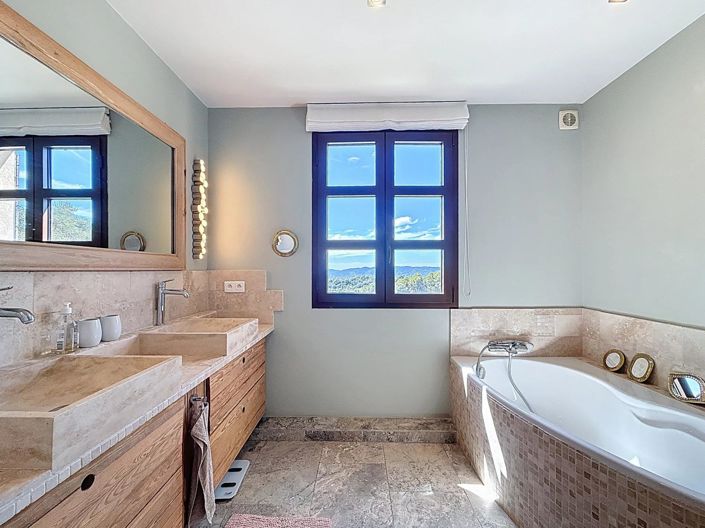 Image No.23-5 Bed House for sale