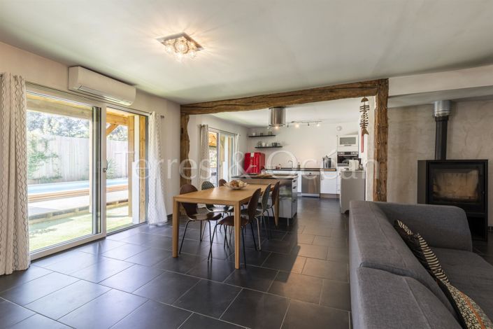 Image No.17-6 Bed House for sale