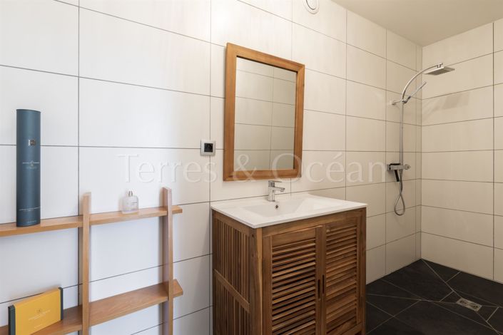 Image No.25-6 Bed House for sale