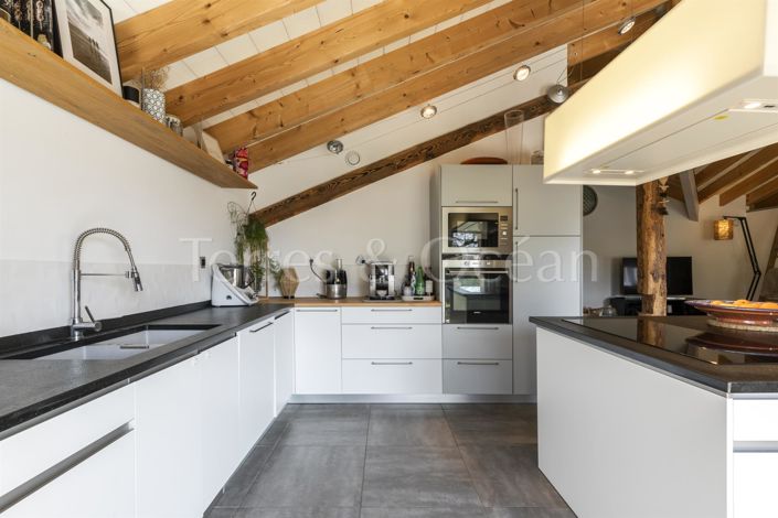 Image No.9-6 Bed House for sale