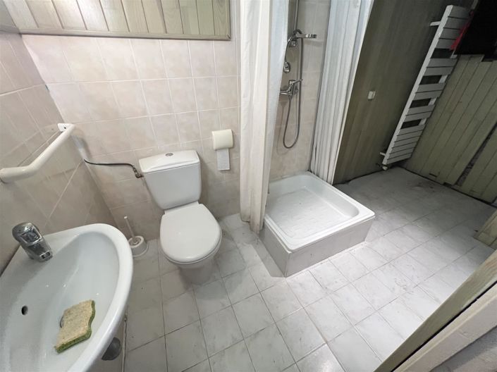 Image No.10-2 Bed House for sale