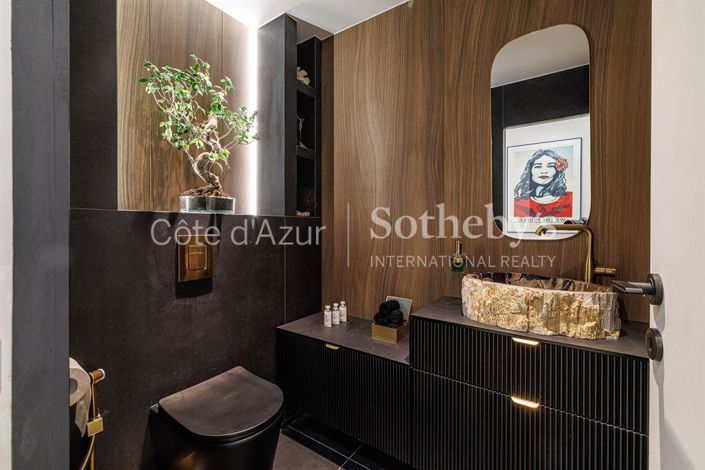 Image No.19-5 Bed Property for sale