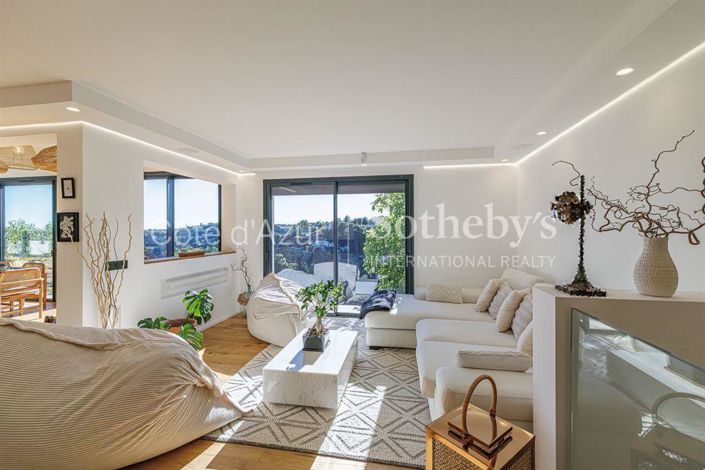 Image No.4-5 Bed Property for sale