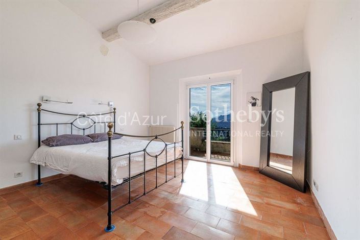 Image No.15-4 Bed House for sale