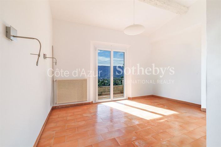 Image No.17-4 Bed House for sale