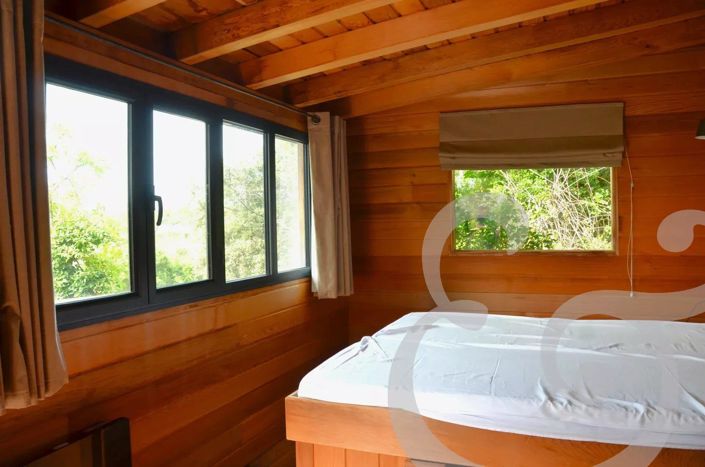 Image No.18-8 Bed House for sale