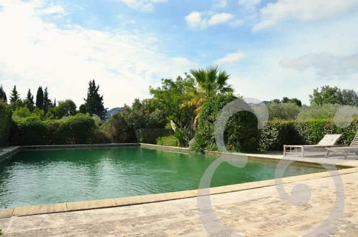 Image No.8-8 Bed House for sale