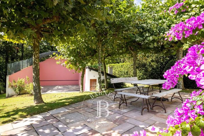 Image No.20-6 Bed House for sale