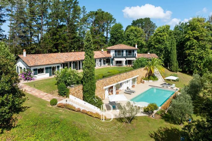 Image No.3-6 Bed House for sale