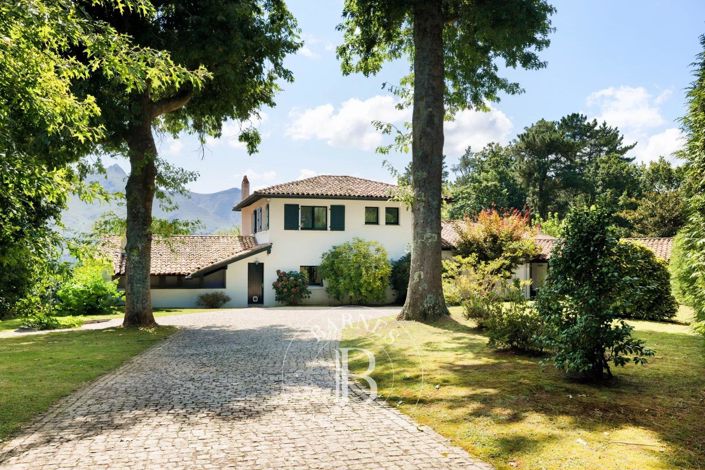 Image No.4-6 Bed House for sale