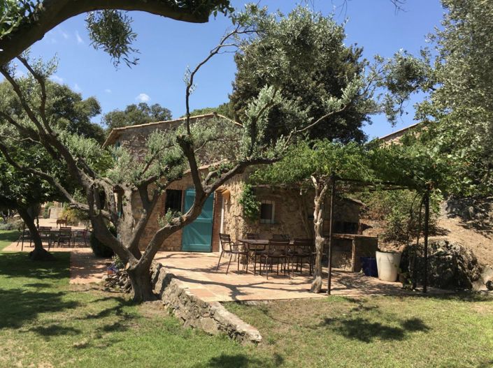 Image No.10-3 Bed House for sale