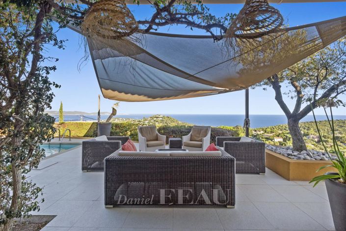 Image No.1-5 Bed House for sale