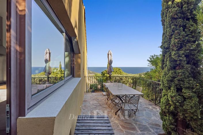 Image No.10-5 Bed House for sale