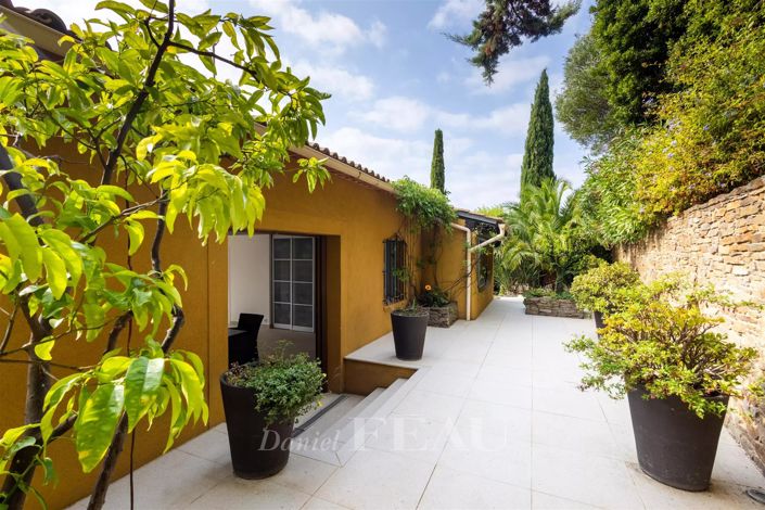 Image No.15-5 Bed House for sale