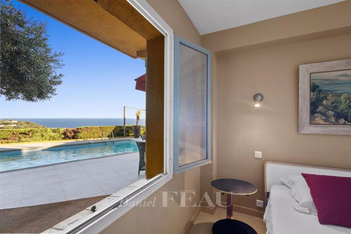 Image No.22-5 Bed House for sale