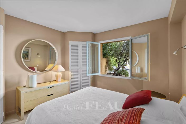 Image No.23-5 Bed House for sale