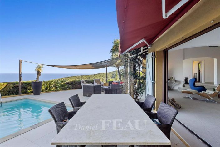 Image No.4-5 Bed House for sale