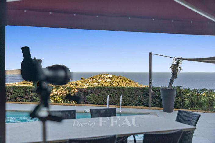 Image No.5-5 Bed House for sale