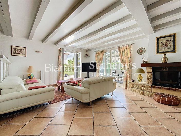 Image No.2-3 Bed House for sale