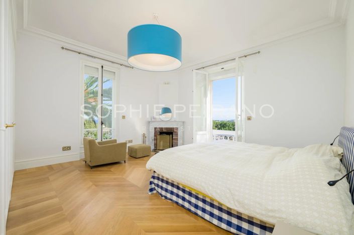 Image No.7-5 Bed House for sale