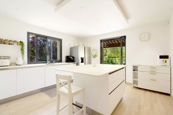 Image No.10-4 Bed House for sale