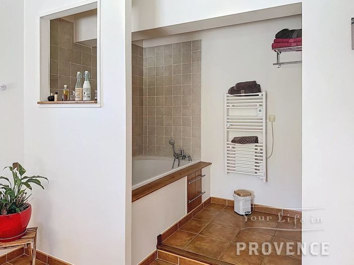 Image No.11-8 Bed House for sale