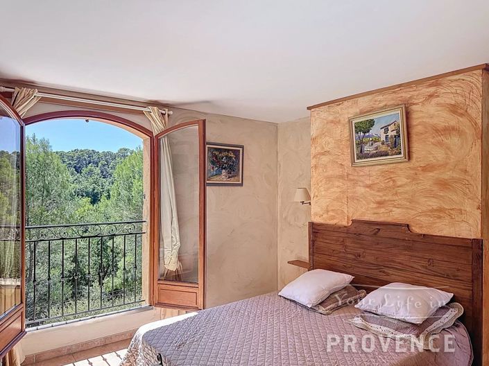 Image No.12-8 Bed House for sale