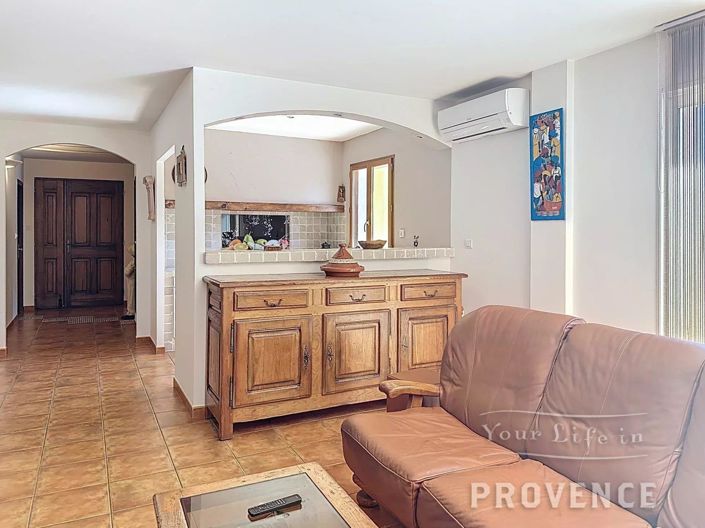 Image No.16-8 Bed House for sale