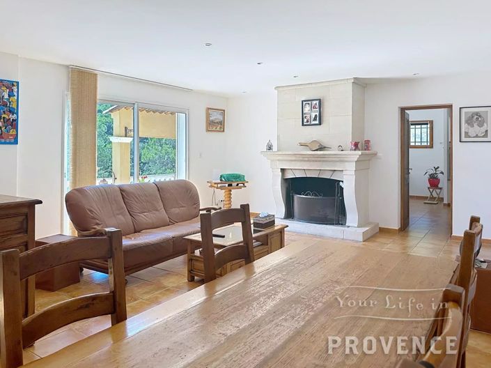 Image No.7-8 Bed House for sale