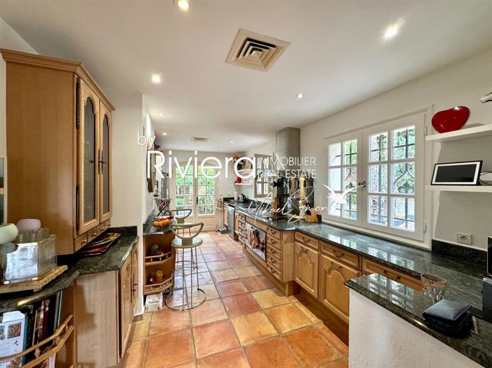 Image No.24-4 Bed House for sale