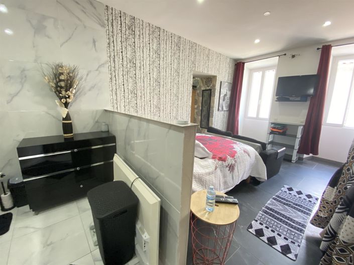 Image No.10-3 Bed House for sale